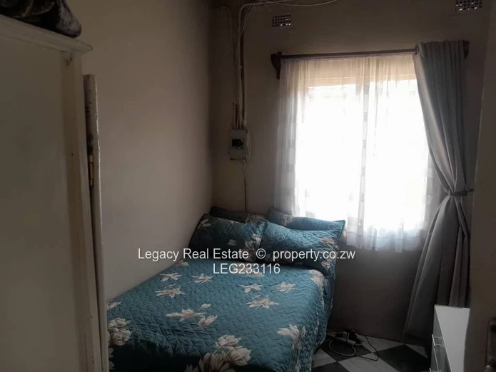 Neat and Modern 3-Bedroom House in Glen Norah