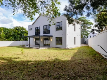 5 Unit Townhouse Complex