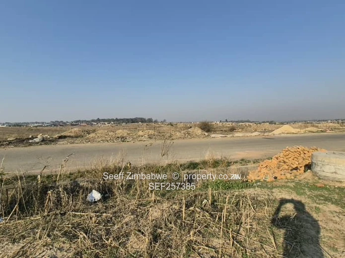 Southview Park: HOUSE FOR SALE - NEAR COMPLETION- 240 m²