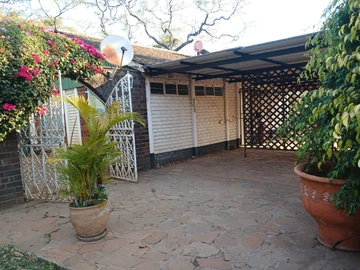 2 Bedroom Flat & Apartment