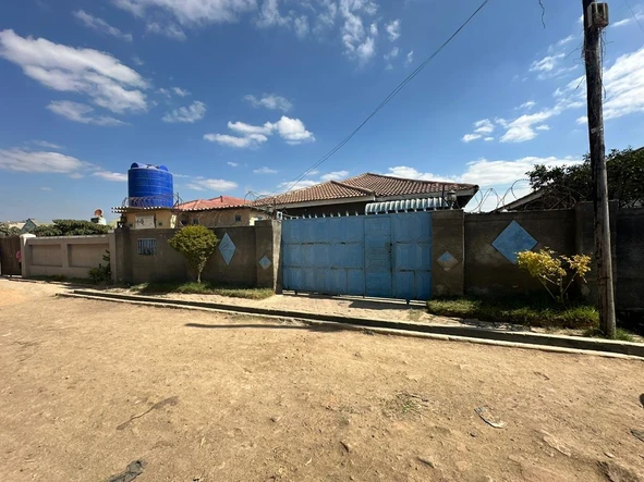 3 Bedroomed House for Sale in Chitungwiza, Unit L 