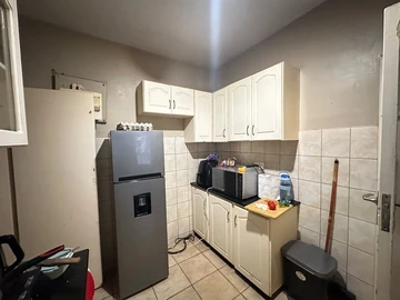 2 Bedroom Flat & Apartment