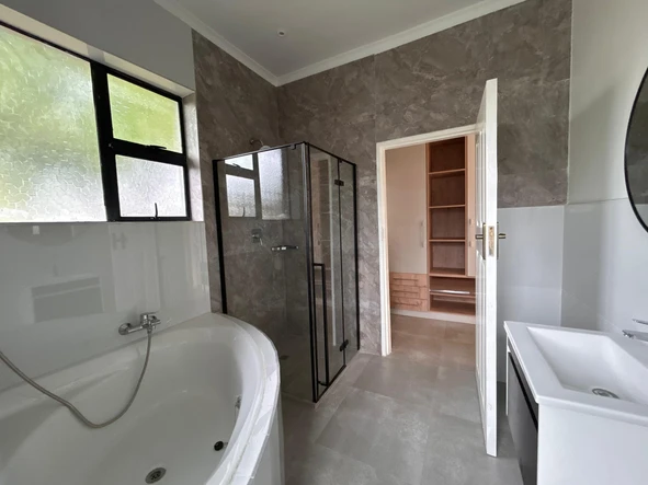 4 Bedroom Garden Flat