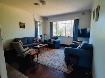 2 Bedroom Flat & Apartment