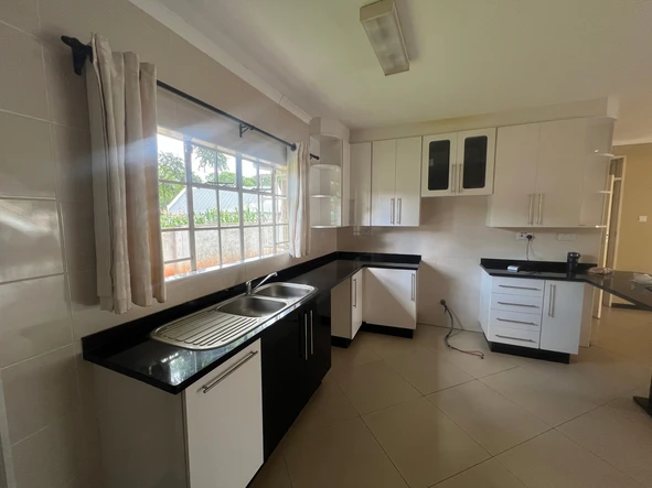 3 Bedroom Flat & Apartment