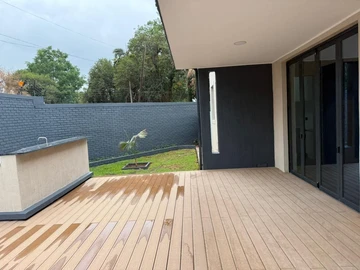 4 Bedroom Garden Flat