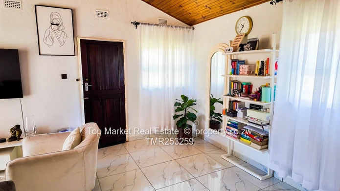 Borrowdale bedsitter for rent