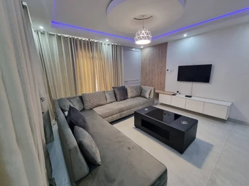4 Bedroom Flat & Apartment