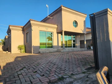 Elegant 4-Bed Home in Damofalls with Borehole and clean title deed 
