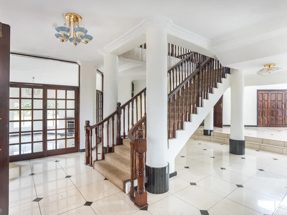 7 Bedroom House