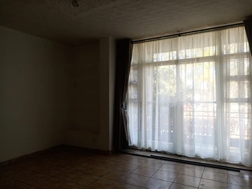 2 Bedroom Flat & Apartment