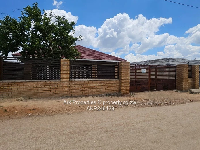 House for Sale – Mainway Meadows