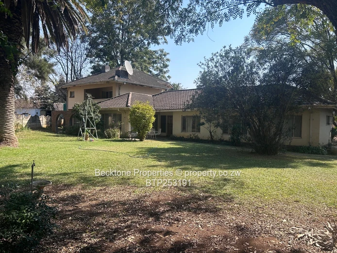 Double storey Woodlands House for Sale 