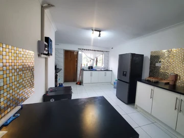 4 Bedroom Garden Flat