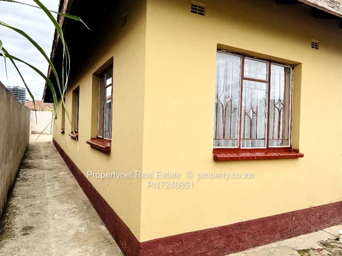 Solid neat family home!!!