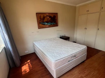 3 Bedroom Flat & Apartment