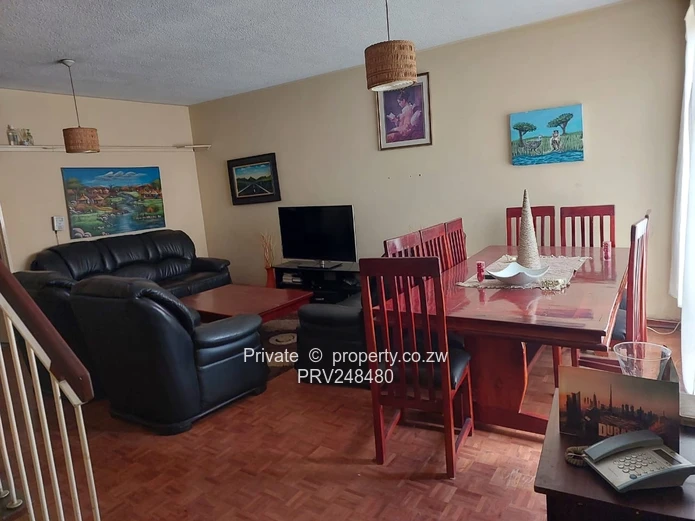 2-Bed Kensington Flat with Borehole