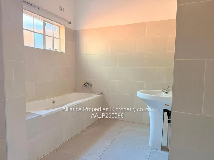 Harare's Finest, 7-Bed Glenlorne Executive Rental with Pool, Borehole & Dual Lounges $3000/Month