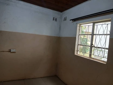 2 Bedroom Flat & Apartment