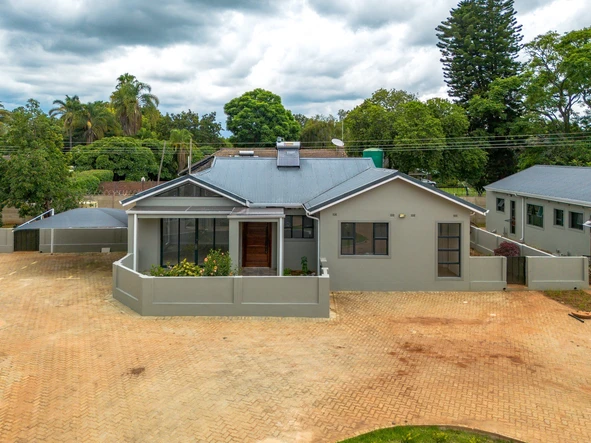 3 Bedroom Flat & Apartment