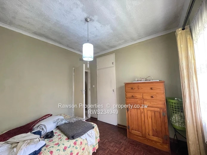 Neat Ashdown Park 3 bedroom House For Sale (Sole Mandate)