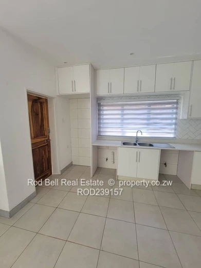 Bright 2-Bed, 2-Bath Townhouse w/ Garden & Parking — Mandara