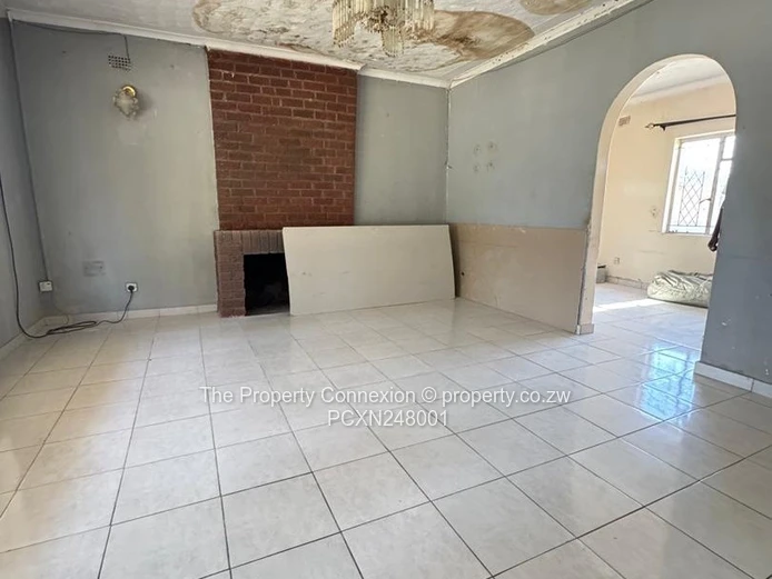 Prime Location & Secure Family Living: 3-Bed House to Rent – Bluffhill