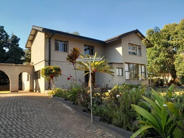 6 Bedroom House