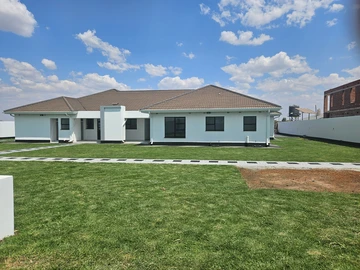 7 Bedroom House