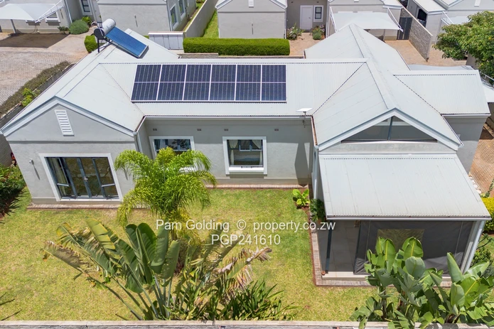 3 Bedroom Town House For Sale in Highlands