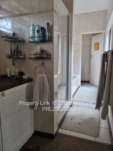 Home With Views, Pool & Self-Contained Cottage!