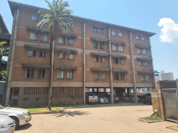 2 Bedroom Flat & Apartment