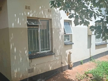 6 Bedroom House