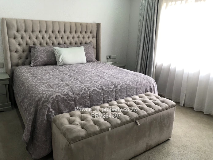 Beautifully Renovated Highlands Townhouse (With Modern Finishings) (Sole Mandate)