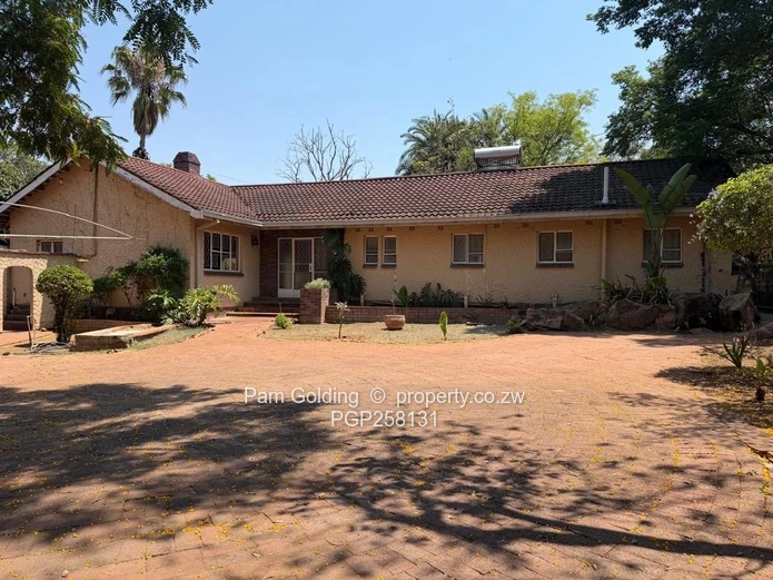 Fortunes Gate | Classic Living In A Leafy Suburb