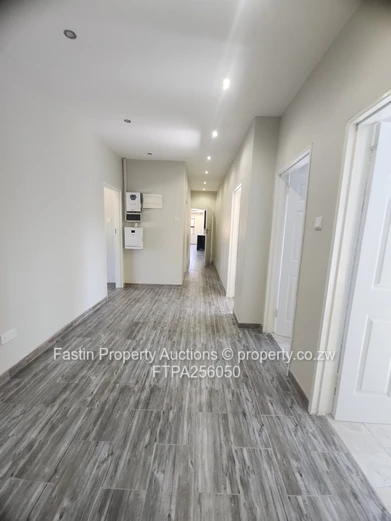 Open-Plan 5-Bed Crowhill Views Home with Borehole