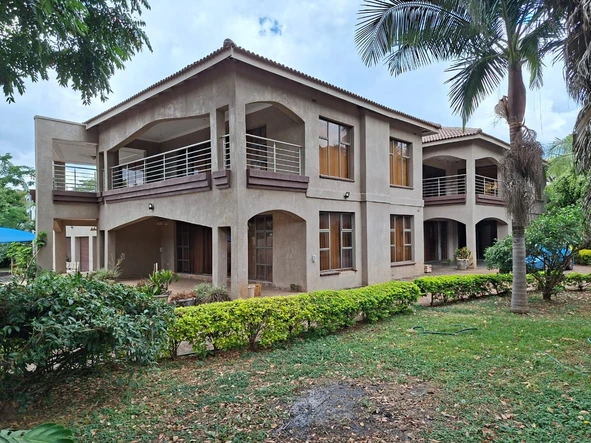 6 Bedroom House