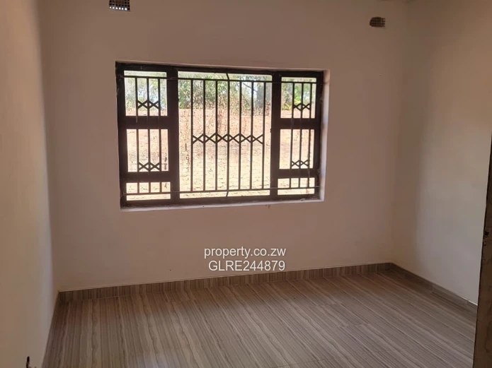 Bright open-plan 4-Bed home with borehole in Philadelphia