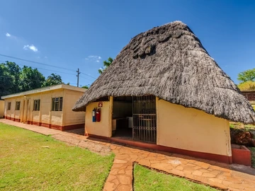 8 Bedroom House