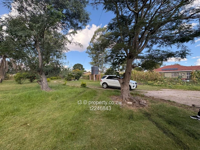 Hatfield 3-Bed Home on 4,865m² — Borehole & Big Yard