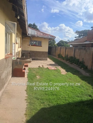 Mainway Meadows 4BR Home with Solar & Garden (540sqm)