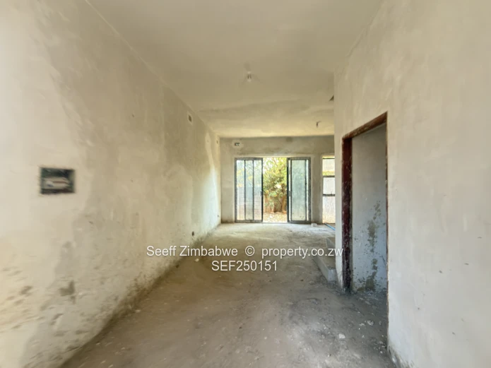 Helensvale 3-Bed Townhouse Complex —Sectional Title 