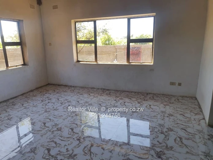 6-Bed Home Granary Park - Tiled Roof, Carport & Ensuite