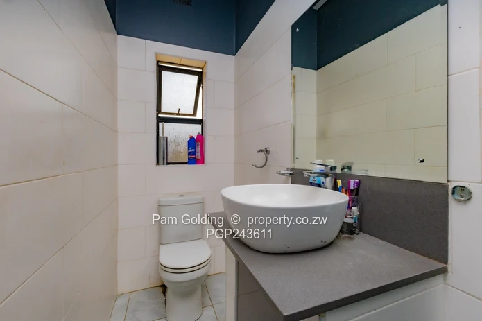 5 bedroom house (Sole Mandate)