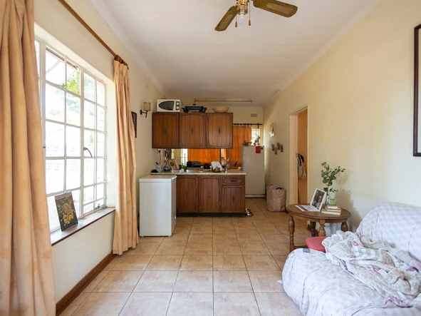 Home With A Cottage In Quiet Close