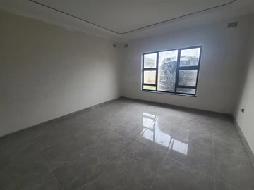 2 Bedroom Flat & Apartment