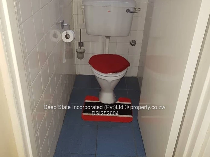Chitungwiza manyame park house for sale 