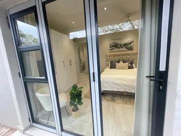 3 Bedroom Flat & Apartment