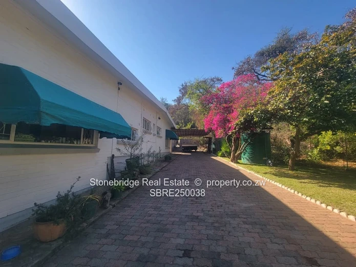 Beautiful 4 Bedroomed House in Hillside for sale