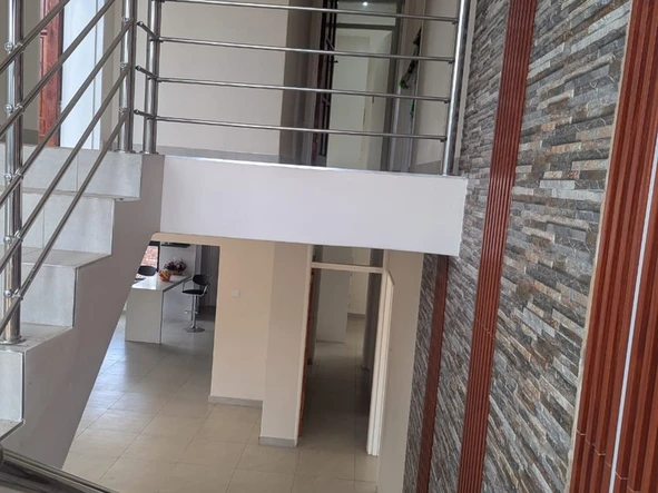 4 Bedroom Flat & Apartment